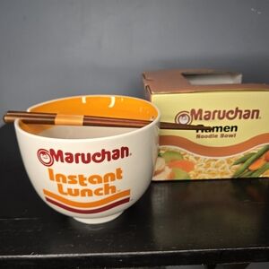 Maruchan Ramen Noodle Bowl w Wooden Chopsticks
